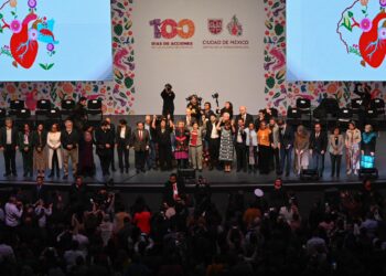 Eduardo Ramírez acompañó a Clara Brugada en su informe de 100 días de actividades