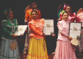 Celebración del 25 Aniversario de la Compañía Folklórica Candox.