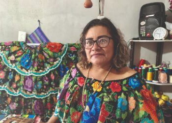 Hilos de Historia: El arte del bordado chiapaneco de Flory Espinosa