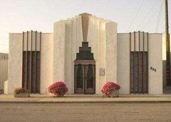 El Renacer de las Águilas: El Aztecdeco en la Arquitectura y el Arte Mexicano