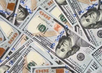 El dólar en decadencia por impuestos de su presidente