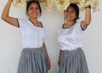 La Tradicional Ensarta de Flores de Mayo en Tuxtla Gutiérrez