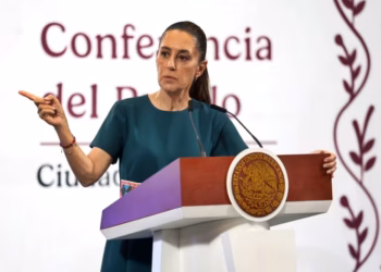 Sheinbaum llama a mexicanos en EU a enviar cartas y mensajes en redes contra impuesto de 5% a remesas