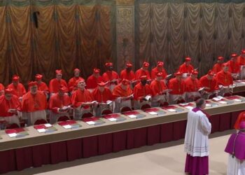 Inició el cónclave