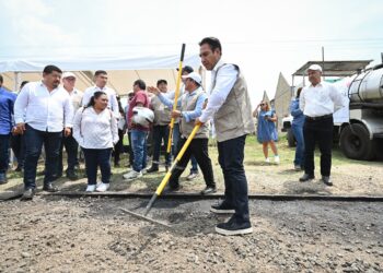 Eduardo Ramírez inició bacheo estatal en Comitán