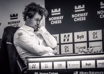 Magnus Carlsen insinúa su retirada del ajedrez clásico tras ganar a Hikaru Nakamura en la ‘muerte súbita’