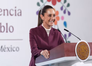 Sheinbaum va por fiscalización de recursos del INE; alista nueva reforma electoral