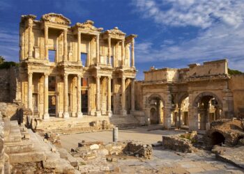 La Biblioteca de Alejandría: el faro perdido del conocimiento antiguo