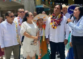 Eduardo Ramírez entrega campana para el primer Templo Expiatorio de San Fernando