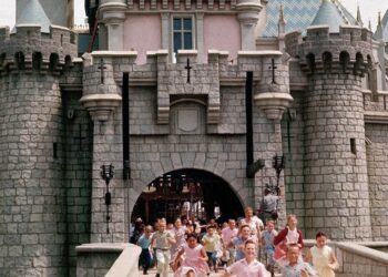 Celebrando la Magia: El Aniversario de Disneyland