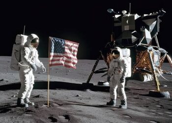 Un Gigantesco Salto para la Humanidad: Apolo XI en Órbita Lunar