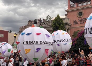 El Desfile de las Delegaciones: Un Preludio al Lunes del Cerro