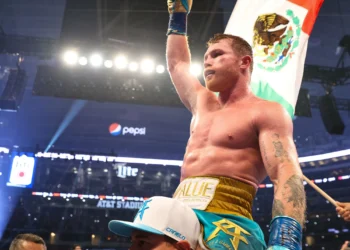 Saúl “Canelo” Álvarez: El campeón que forjó su leyenda golpe a golpe