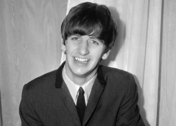 Ringo Starr cumple 85 años: paz, amor y un legado eterno en el corazón del rock