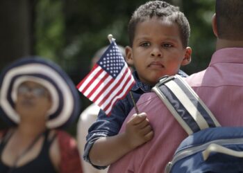 Estados Unidos rompe con 160 años de historia: nacer en EE.UU. ya no te hará estadounidense