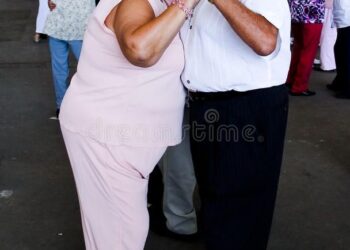 La Ciudad de México conmemora el día del abuelo con baile y música