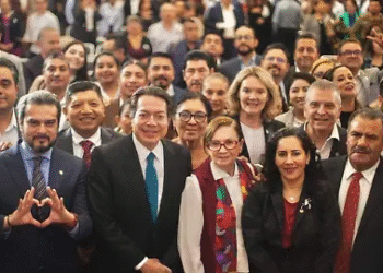 Reconoce Mario Delgado trabajo de Eduardo Ramírez en materia de alfabetización