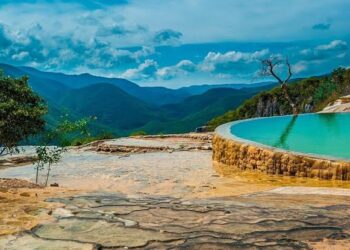 Hierve el Agua: Maravilla Natural de Oaxaca
