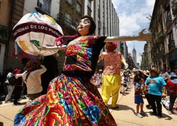CDMX Celebra la Diversidad Cultural con una Espectacular Calenda