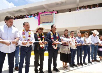 Eduardo Ramírez refrenda compromiso con la educación y las mujeres