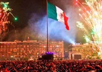 ¡Viva México! El Símbolo que Nos Une