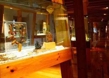 Tesoros Brillantes: El Museo del Ámbar de San Cristóbal