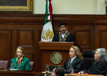 Los ministros de la Corte se bajan el sueldo en su primer gesto hacia el Gobierno de Sheinbaum