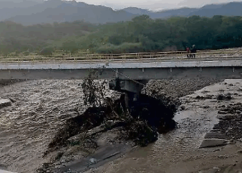 Se construirán pronto los puentes dañados por lluvias: Eduardo Ramírez