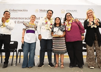 Citlalli Hernández y Eduardo Ramírez impulsan acciones contra el embarazo adolescente en Chiapas