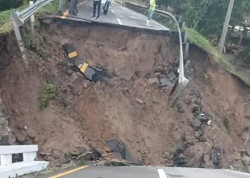 Fuertes lluvias provocan el colapso de puentes y aislan comunidades en la zona costera de Chiapas