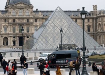 Robo en el Louvre: cómo ocurrió el asalto que sacudió al museo más visitado del mundo