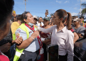 Sheinbaum visita Puebla y Veracruz, devastados por lluvias; ofrece apoyos