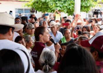‘No dejamos a nadie atrás’, dice Sheinbaum a pobladores de Puebla