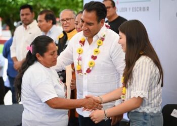 Eduardo Ramírez anuncia seguro para proteger el trabajo y sembrar la paz