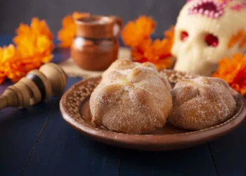 El Pan de Muerto: Un Dulce Legado de Tradición