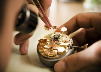 Celebrando la Maestría y Precisión: Día Internacional del Joyero y Relojero