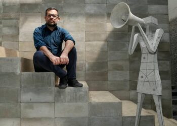 El Arte Transformador de Pedro Reyes: Escultura, Arquitectura y Compromiso Social