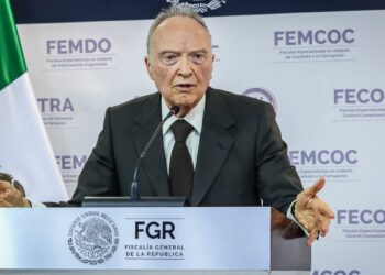 Renuncia el fiscal general de México a petición de Sheinbaum