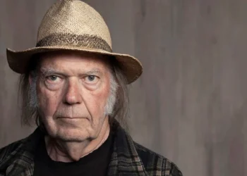 Neil Young: El guardián del rock, la memoria viva de una generación