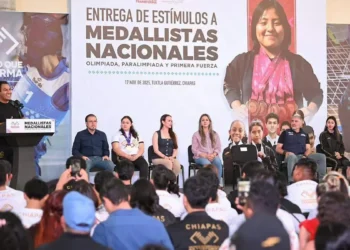 Eduardo Ramírez reconoce a atletas de Olimpiada y Paralimpiada y Primera Fuerza 2025