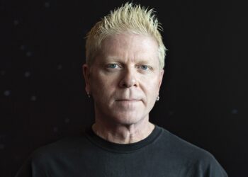 Dexter Holland: el cerebro punk que convirtió la rebeldía en himno generacional
