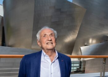Frank Gehry: el arquitecto de las formas audaces que redefinió la contemporaneidad