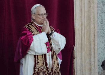 Sheinbaum ratifica la invitación al país a León XIV