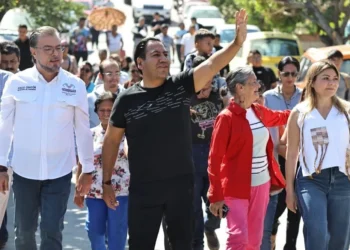 Eduardo Ramírez entrega apoyos de Cuidar es Amar y reconoce labor de personas cuidadoras