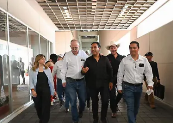 Eduardo Ramírez y Julio Berdegué supervisan Planta Moscamed en Metapa de Domínguez