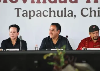 Eduardo Ramírez Aguilar promueve salud y movilidad en Chiapas