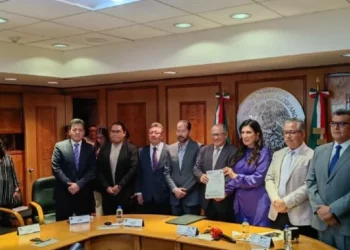 Diputados reciben reforma electoral de Sheinbaum