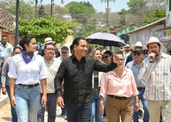 Eduardo  Ramírez promueve identidad cultural y mejora vial en Copoya