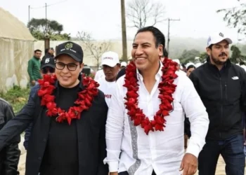 Eduardo Ramírez inaugura camino Berriozábal-Vistahermosa