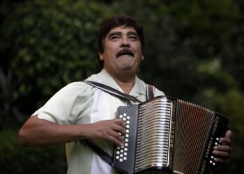 Celso Piña: el rebelde del acordeón que hizo vibrar la cumbia